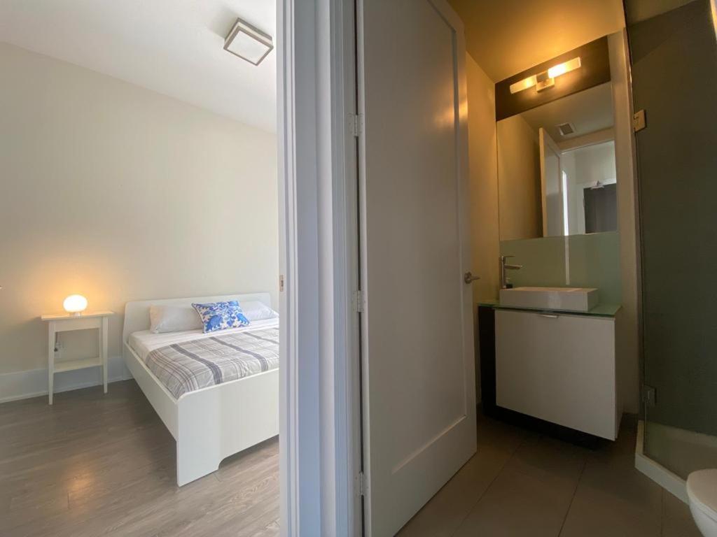 Grand View 2Br/2Ba Condos Cn Tower,Union,Tiff/Mtcc Toronto Exterior photo